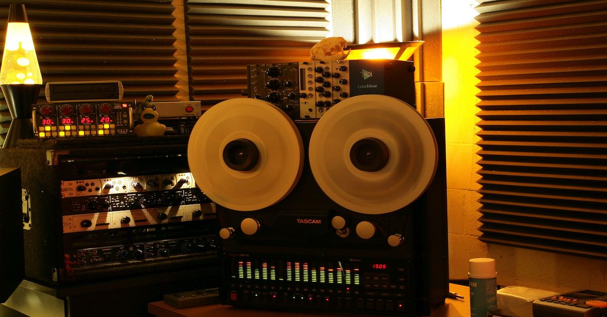 7 Reasons Analog Recording Helps Your Performances — Pro Audio Files