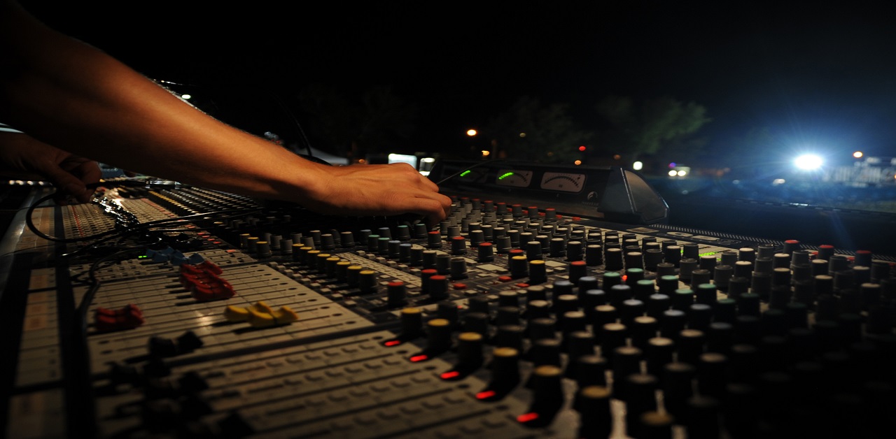 Tips for Keeping Your Live Mix Interesting — The Pro Audio Files