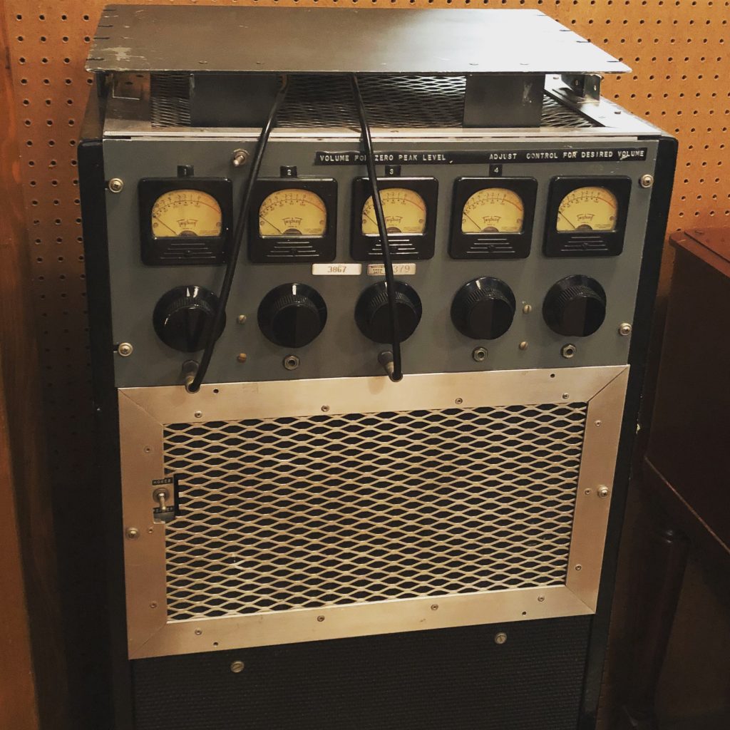 The Complete Guide to DI Boxes for Recording and Live Performance — Pro