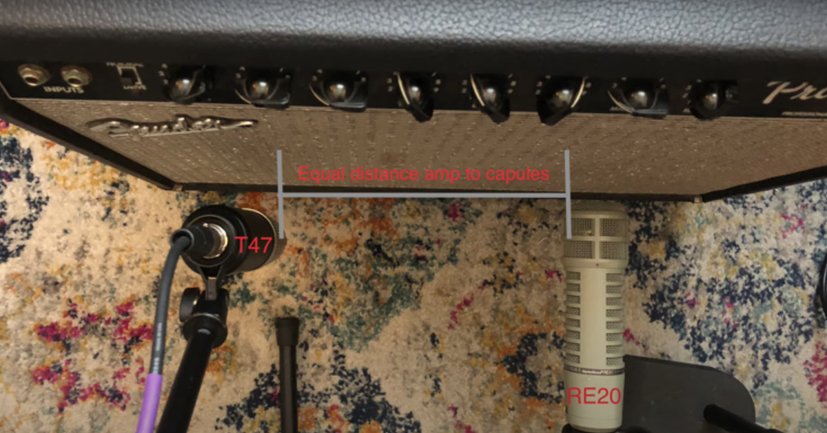 The T-47 and RE-20 microphone capsules are equidistant to the guitar amplifier.